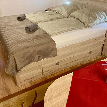 Gancz Apartman Sárvár Exteriör bild
