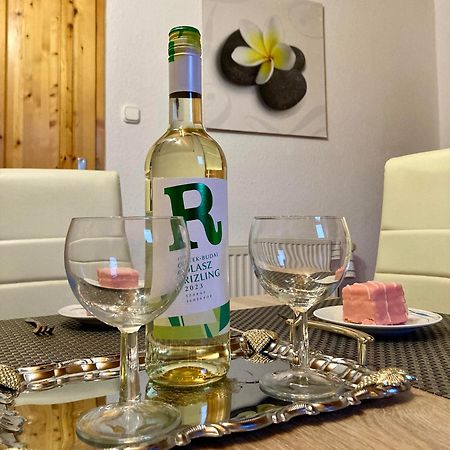 Gancz Apartman Sárvár Exteriör bild