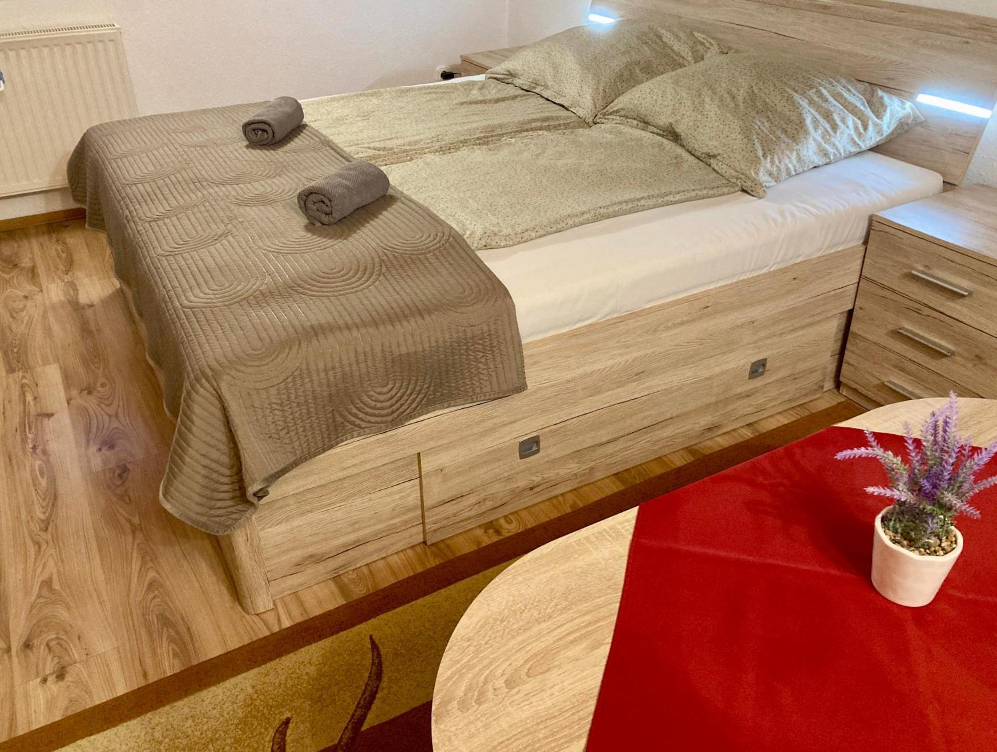 Gancz Apartman Sárvár Exteriör bild
