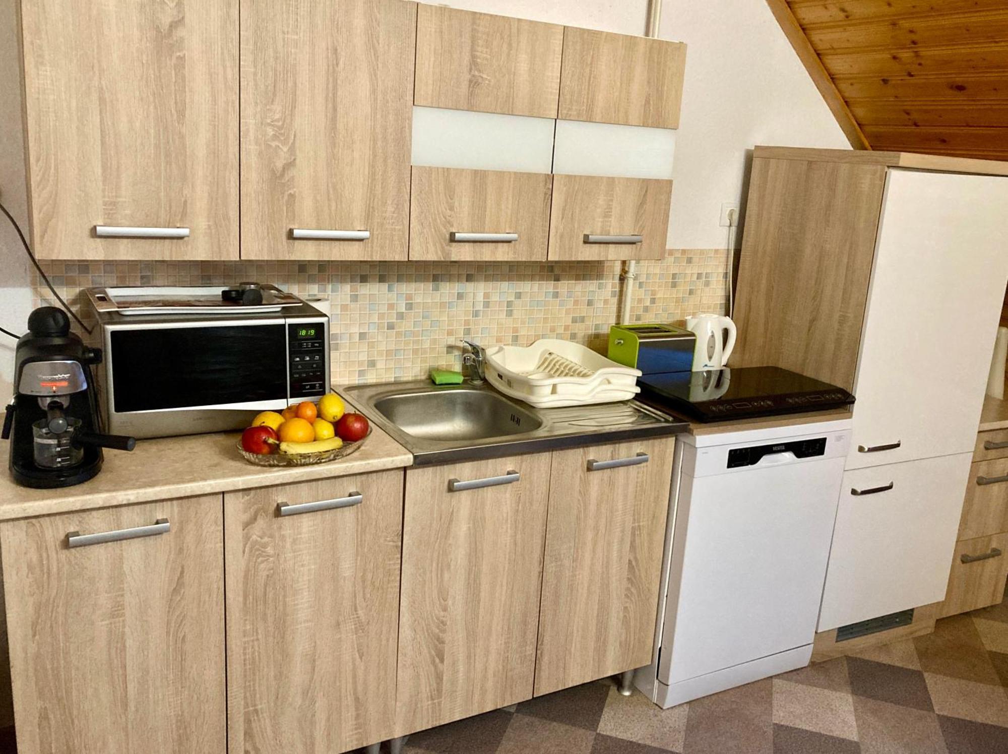 Gancz Apartman Sárvár Exteriör bild