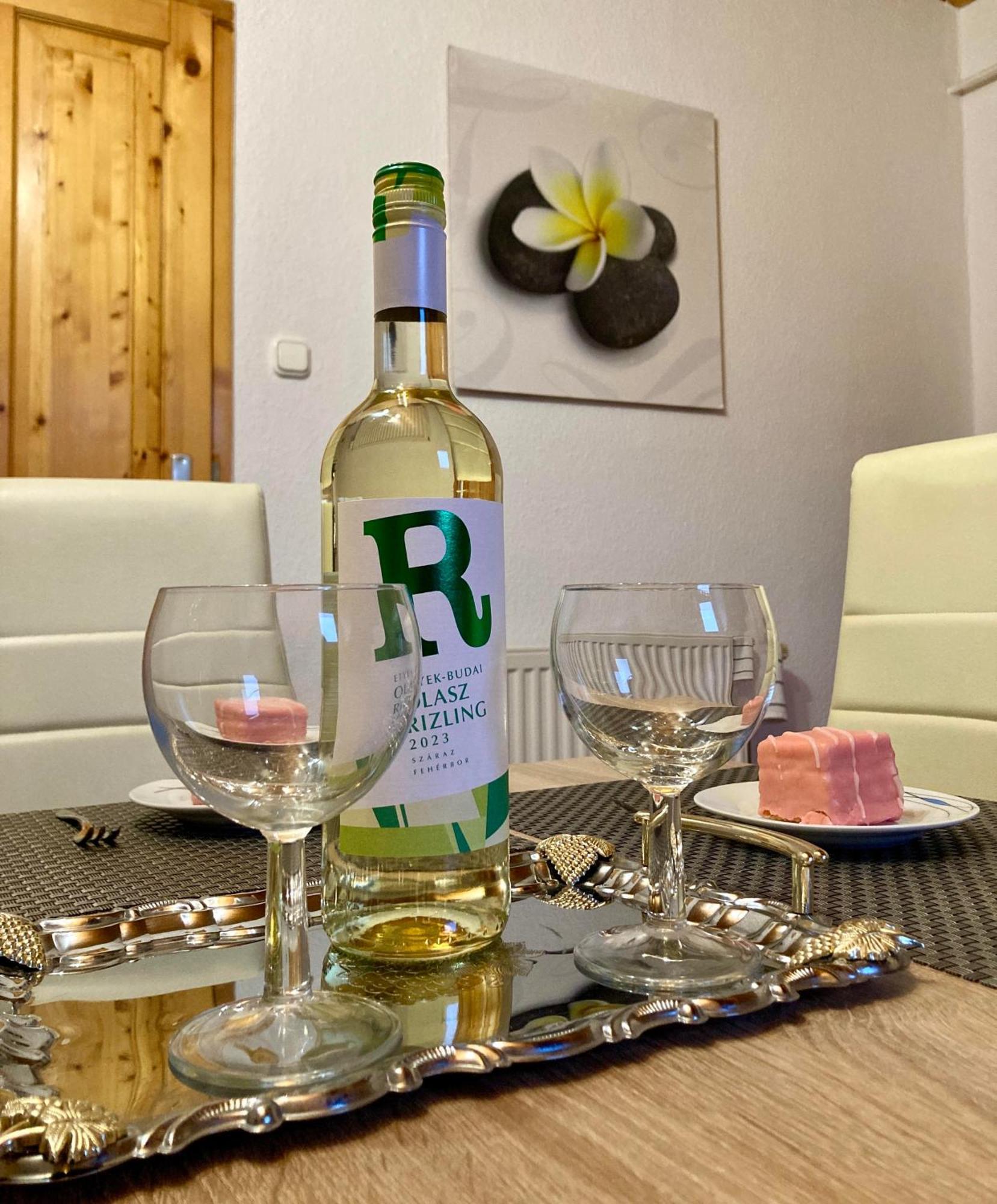Gancz Apartman Sárvár Exteriör bild
